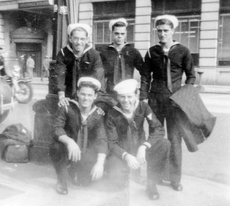 Heading home on leave, taken in Chicago.<br>BACK ROW (L&rarr;R) C. Angevine, W. Allinger, F. Pettegrow.<br>FRONT ROW (L&rarr;R) J. Virgillio, R. Curran.